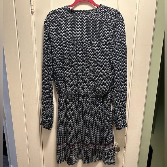 EUC Max Studio Dress - Picture 2 of 3